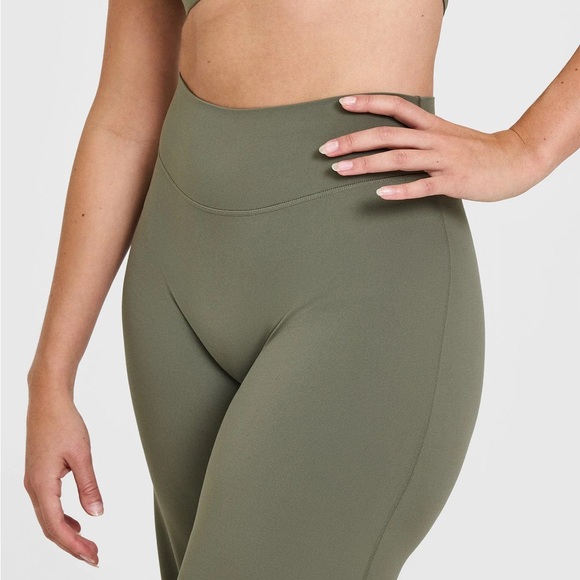 *SOLD*Oner Active Softmotion Straight Leg Pants With White Logo in Alpine Green - Picture 3 of 8